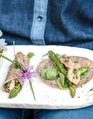 Crepes Al Grano Saraceno con Asparagi e Sardine Ricette Delicius | Delicius