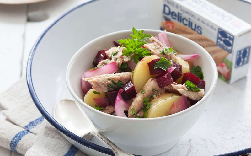 Insalata di sgombri, patate e barbabietola