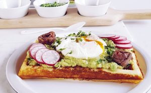 Avocado Waffles con salsa Alici Double al peperoncino