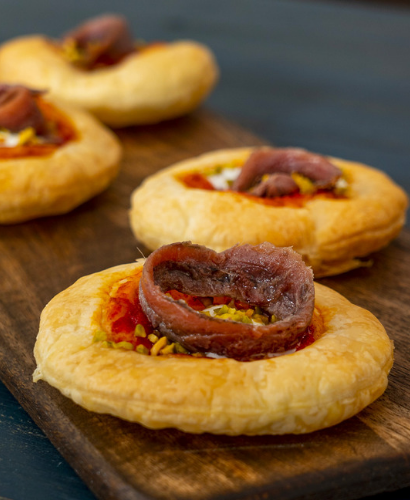 Mini Pizzas with Cantabrian Sea anchovy fillets