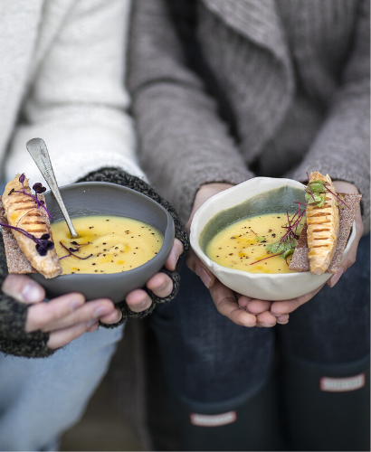 Smoked mackerel croutons with wild peas soup