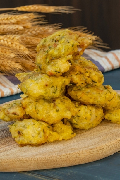 Zucchini and anchovies fritters