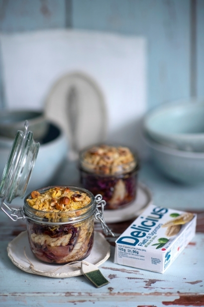 Mackerel and red cabbage crumble