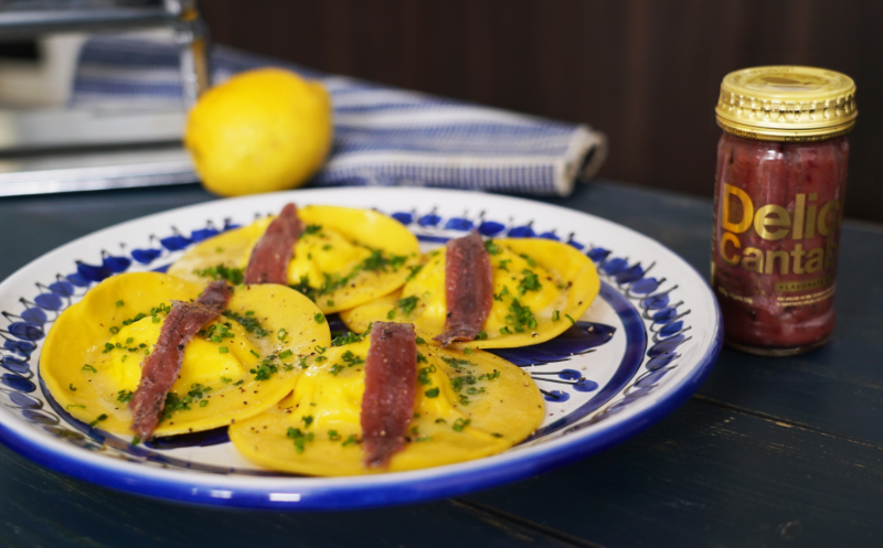 Ravioli ricotta, limone e alici del Mar Cantabrico