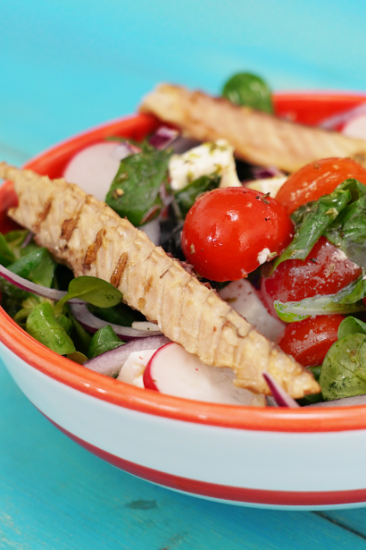 Insalata Primavera con Filetti di Sgombro Grigliato in olio di oliva