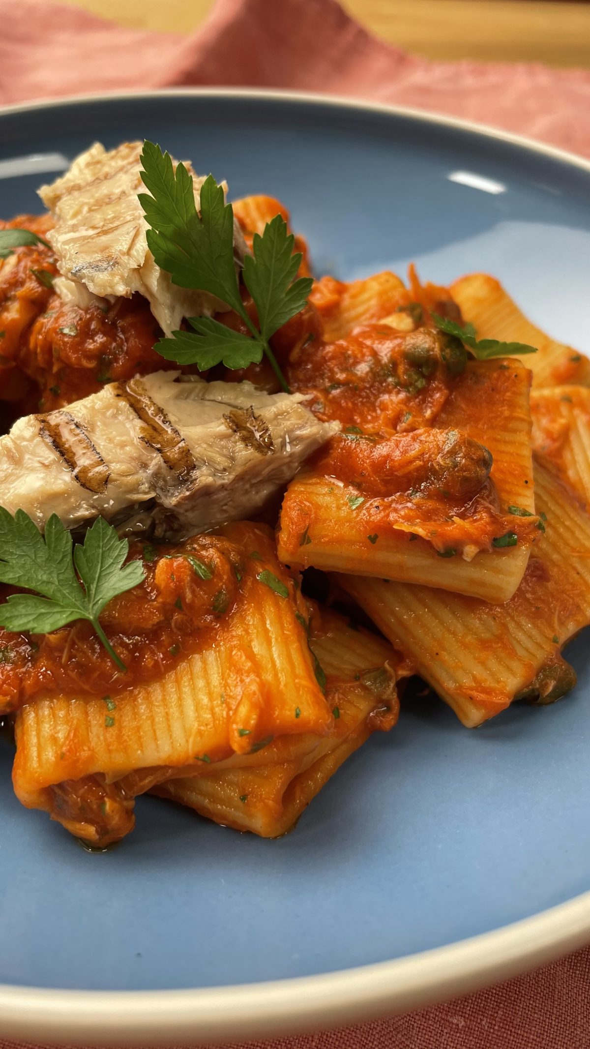 PACCHERI PASTA “ALLA PUTTANESCA” WITH GRILLED MACKEREL FILLETS