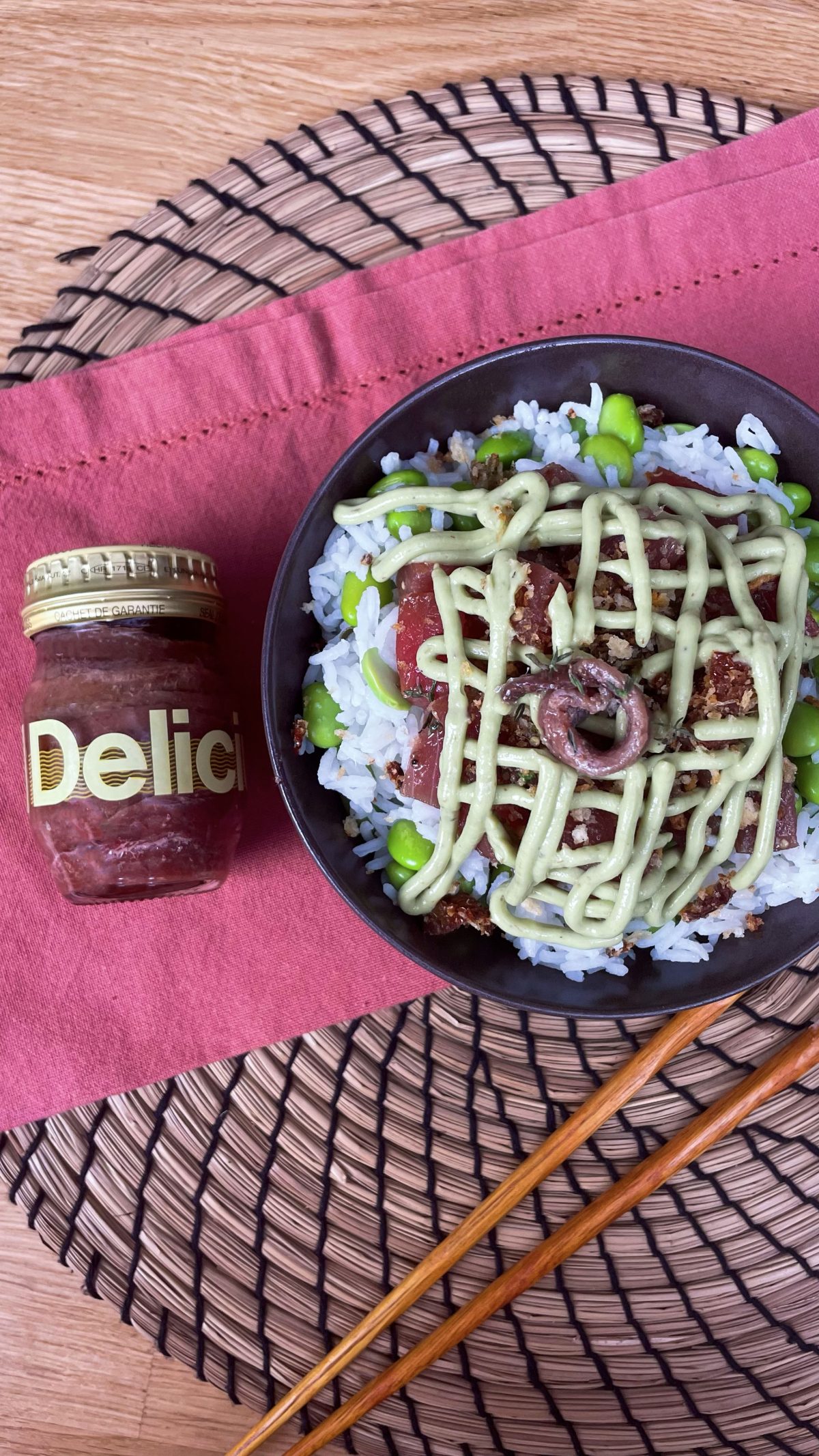 POKÉ BOWL WITH MUSTARD MARINATED TUNA, EDAMAME, AVOCADO CREAM, ANCHOVIES AND CRUNCHY BREAD