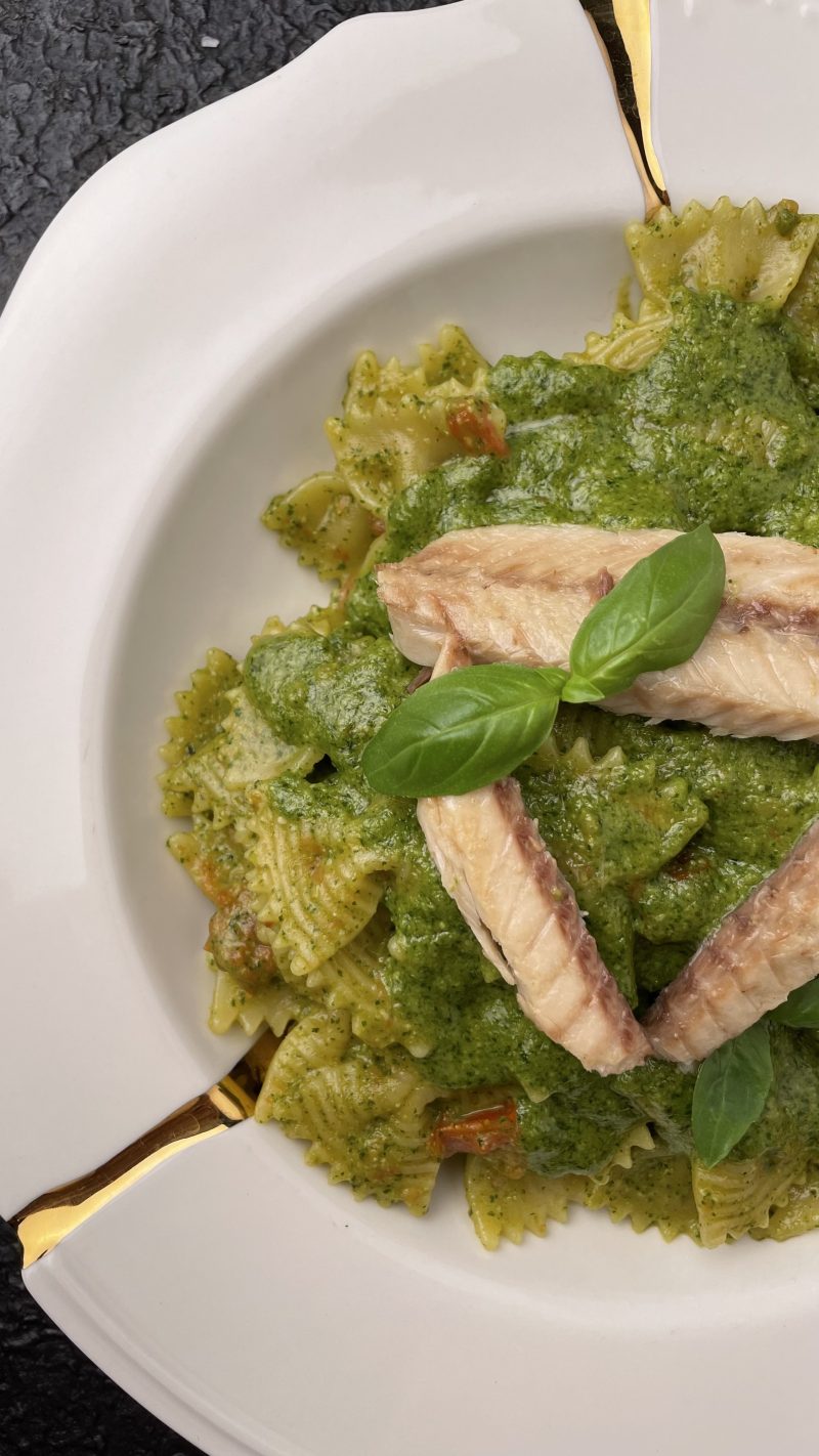 Farfalle Pasta with basil pesto, cherry tomatoes and mackerel fillets