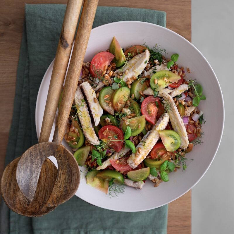 Insalata di farro, erbe miste e sgombro Delicius