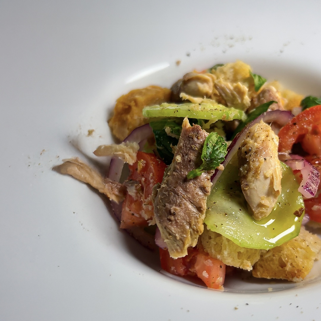 Panzanella toscana con Filetti di Sgombro Delicius